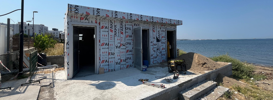 Yeni Kordon'da Bulunan Tuvalet Kabini Yenileniyor