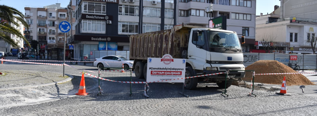 Cumhuriyet Meydanı Çevre Düzenlemesi Çalışmaları Devam Ediyor