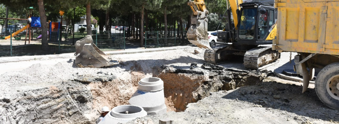 Altyapı Yenileme Çalışmaları Hız Kesmiyor