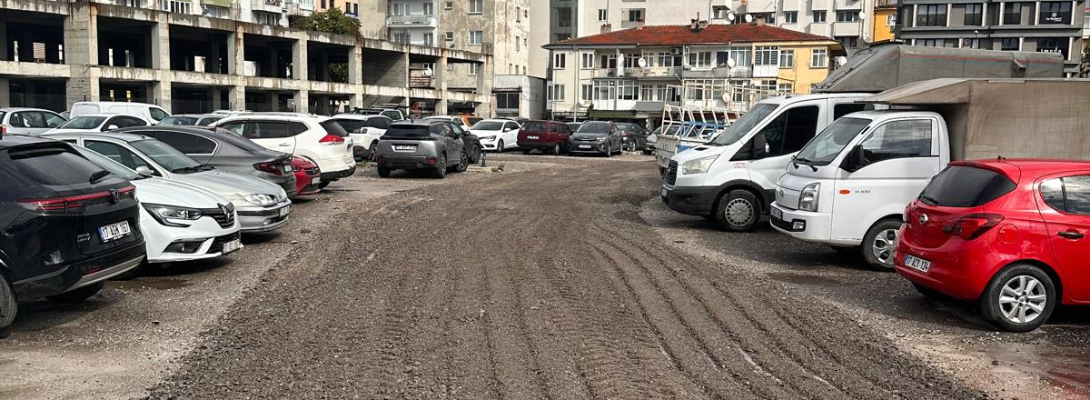 Cennet Otoparkı'nda Zemin Düzenleme Çalışması Gerçekleştirildi