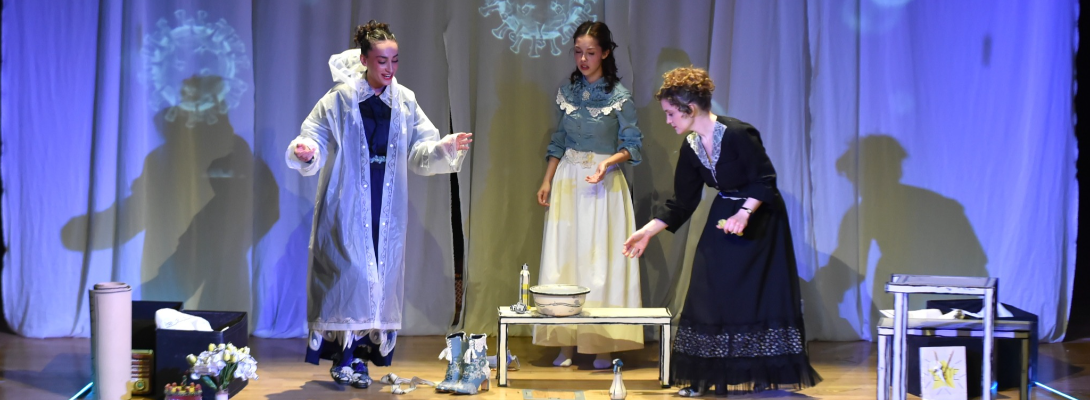 “Olga, Maşa, İrina, Yine Üç Kız Kardeş” İzleyiciyle Buluştu