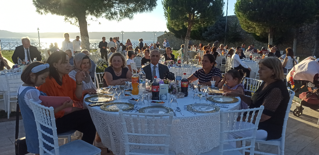 15 Temmuz Demokrasi ve Milli Birlik Günü nedeniyle şehit aileleri ve gaziler onuruna yemek düzenlendi.