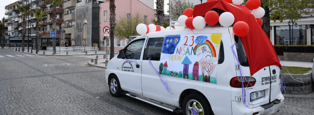 Ulusal Egemenliğimizin 100. Yaşında Sokaklarda 23 Nisan Şarkıları Yankılandı