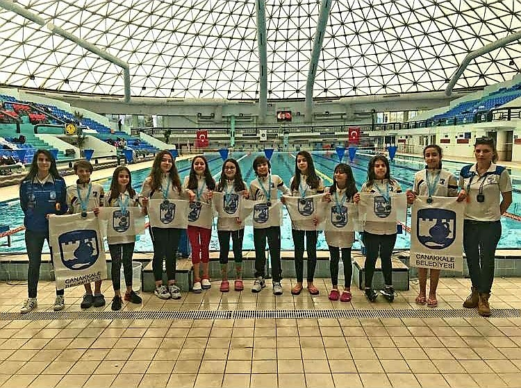 Yüzmede Belediyespor Fark Yarattı