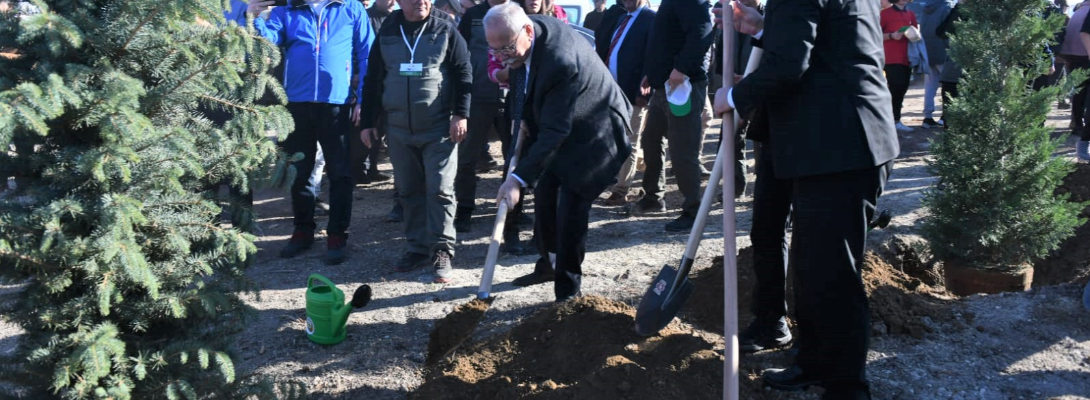 Fidanlar Toprakla Buluşturuldu