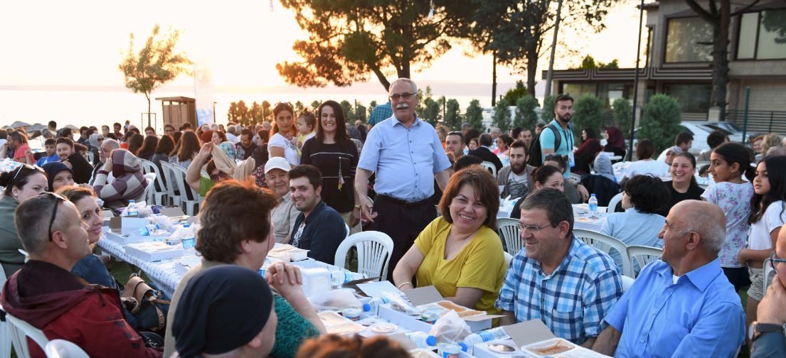 Geleneksel Mahalle İftarları Güzelyalı'da Son Buldu