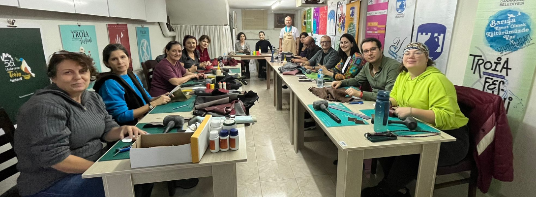 Deri İşleme Teknikleri Atölyesi Tamamlandı