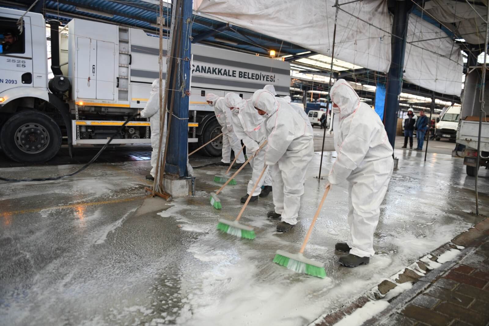 Cuma Pazarı Öncesinde Pazar Alanı Dezenfekte Edildi