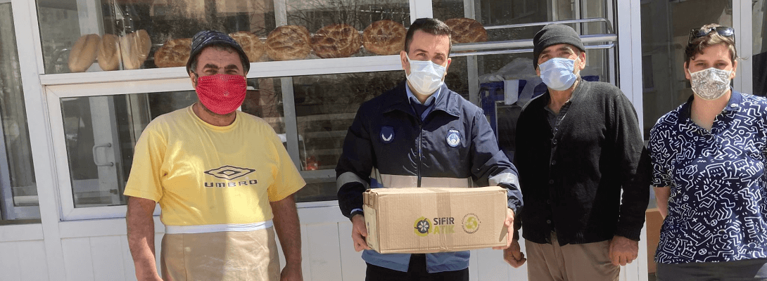 Zabıta Ekipleri Gıda Denetimi ve Pide Kağıdı Dağıtımı Gerçekleştirdi