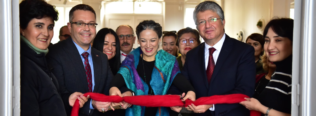 Başkan Yardımcısı Mutluay Sergi Açılışına Katıldı