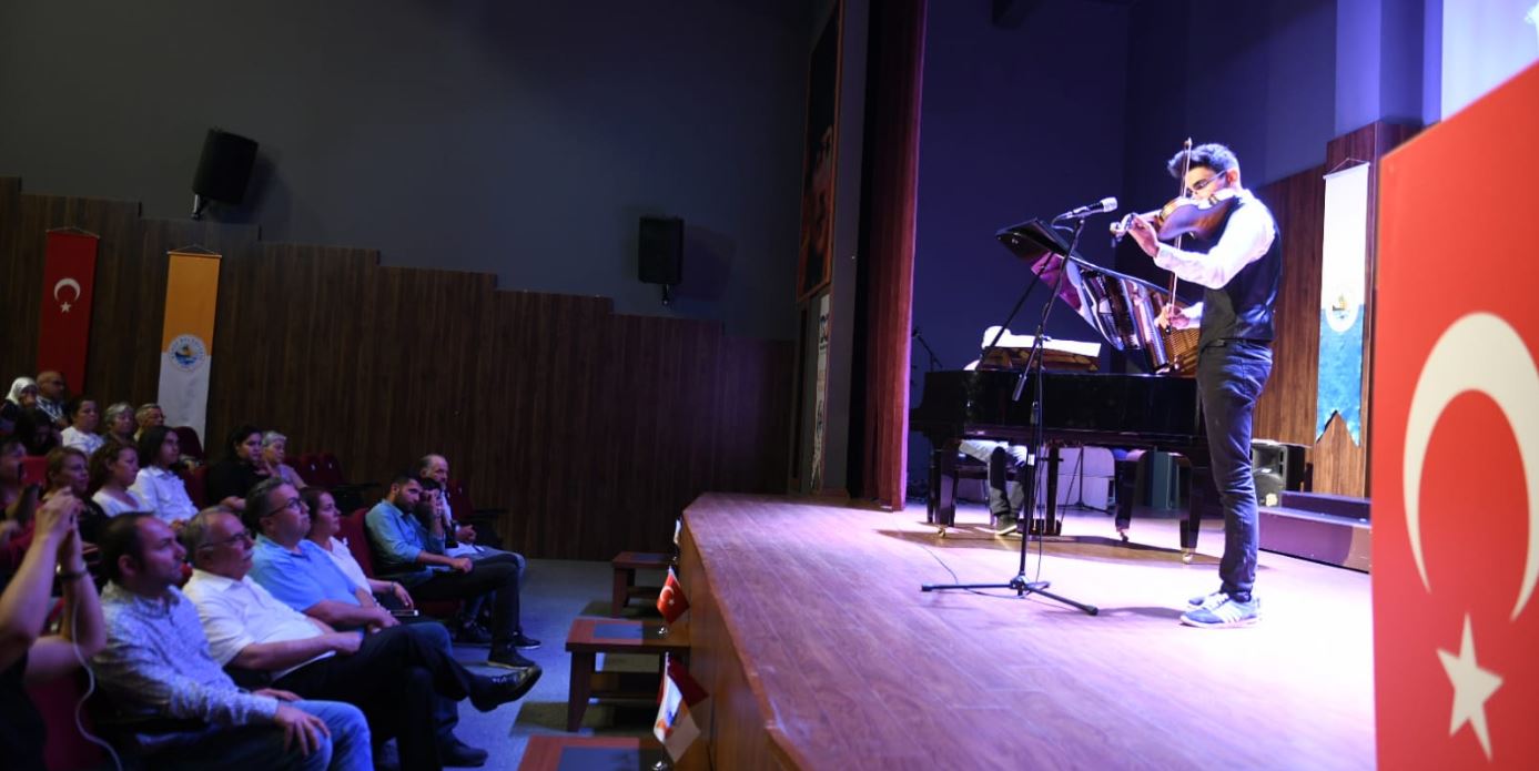 Güzel Sanatlar Lisesi Öğrencilerinden Yıl Sonu Konseri