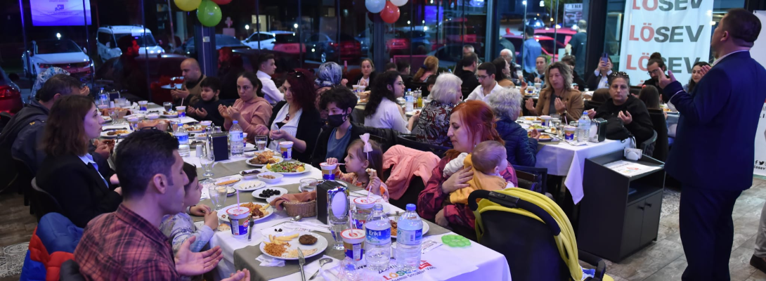 LÖSEV, Çanakkale'deki Ailelerle İftar Yemeği'nde Buluştu