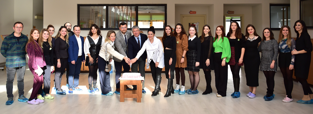 Mutluay'dan 24 Kasım Öğretmenler Günü'nde Anlamlı Ziyaret