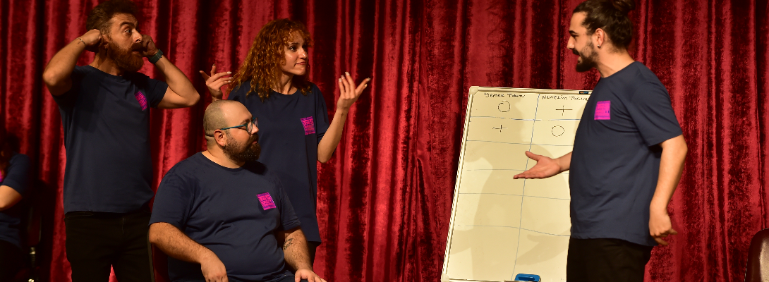 “Taş-Kağıt-Makas” Tiyatroseverlerle Buluştu