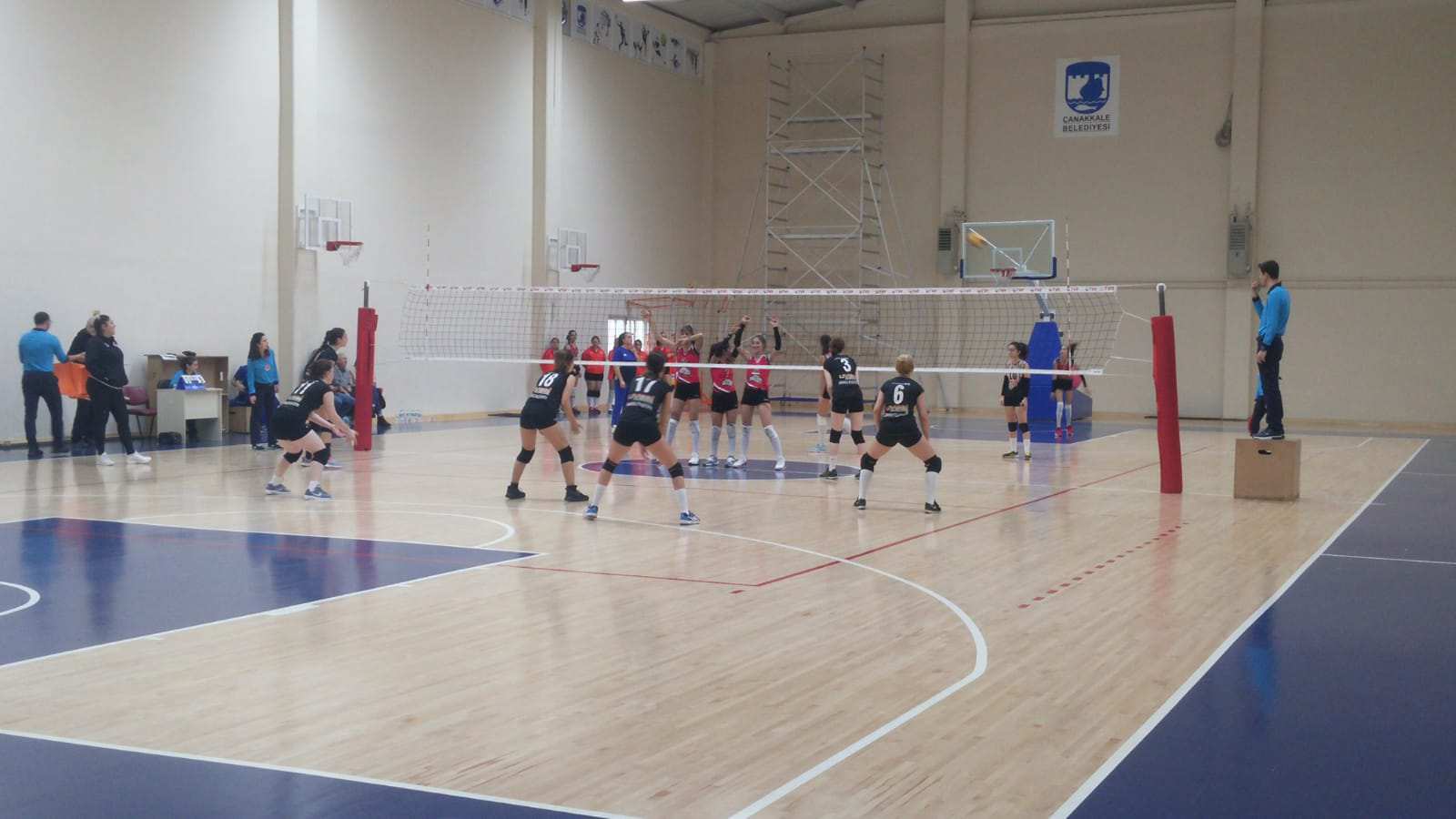 Voleybol Genç Kızlar il Birinciliği Müsabakaları Başladı