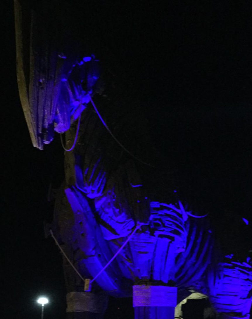 Kent sembollerimiz, Disleksi hastalığına dikkat çekme amaçlı Turkuaz Renk İle Aydınlatıldı…