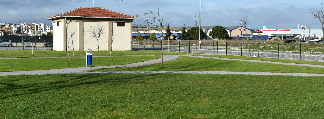 Çanakkale Belediyesi, kent genelinde yeni parklar, spor ve yeşil alanları kentlilerin hizmetine sunmaya devam ediyor.