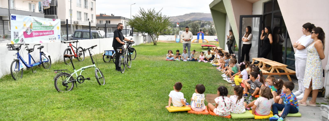 Minik Öğrencilere Bisiklet Eğitimi