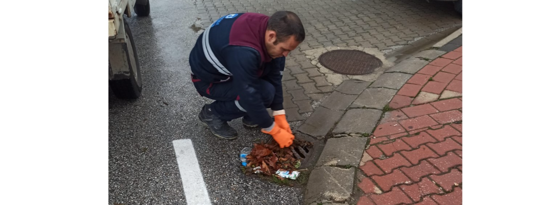 Mazgallar ve Yağmursuyu Hatları Temizleniyor