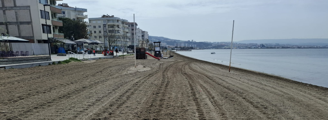 Sahil Temizlikleri Aralıksız Devam Ediyor