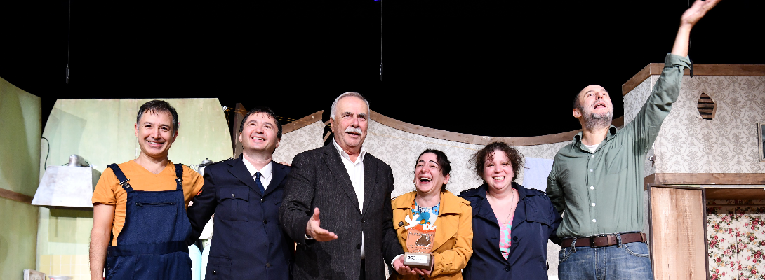 “Ödenmeyecek! Ödemiyoruz!” Tiyatroseverlerle Buluştu