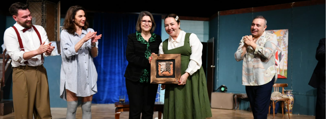 “Karanlıkta Komedi” Çanakkale'de Sahnelendi